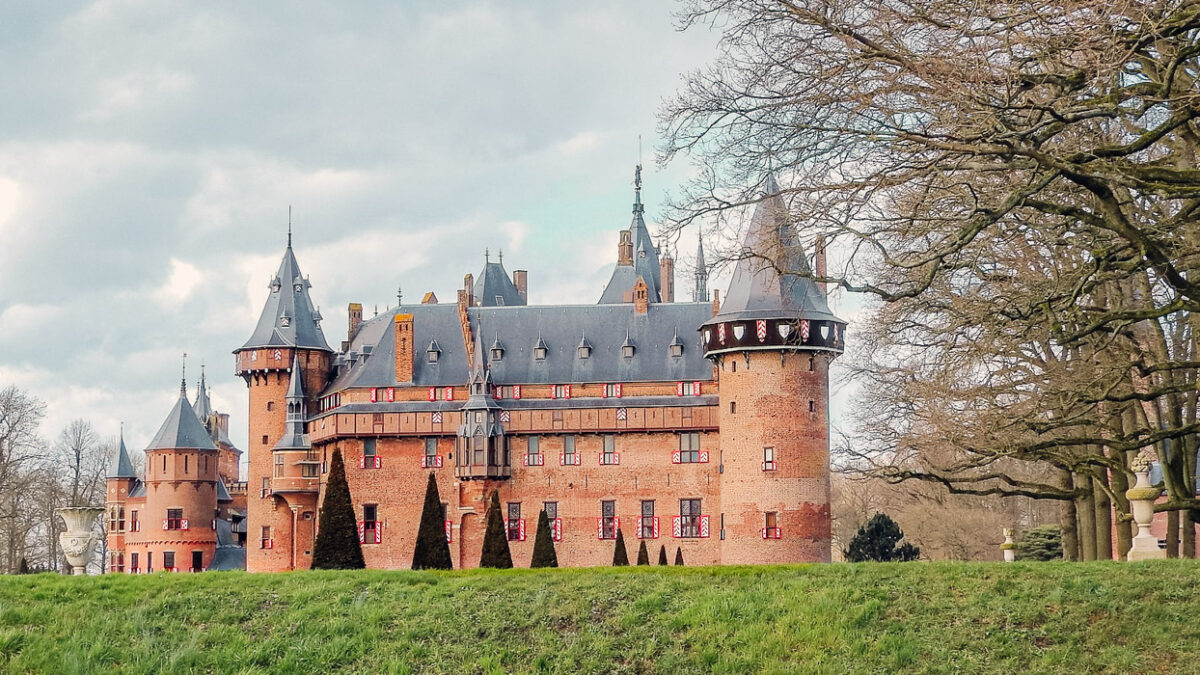 explore utrecht castles on a weekend trip from amsterdam