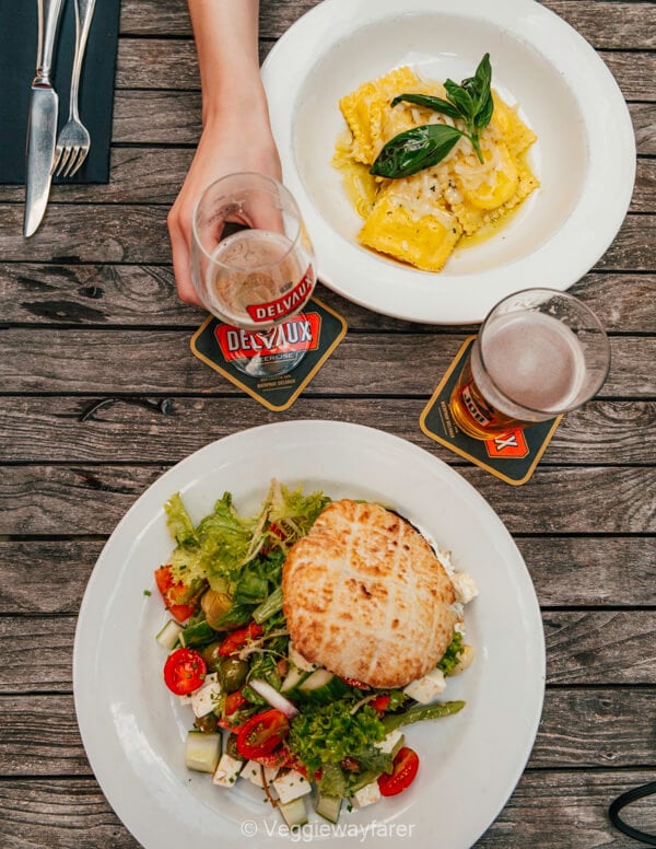 Ravioli with a side salad and flatbread, served for lunch at Brouwerij De Kroon in Neerijse